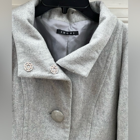 NWOT INGNI Women’s XS Light Grey Dress Coat Gorgeous Details & Two Collar Styles - Picture 8 of 12